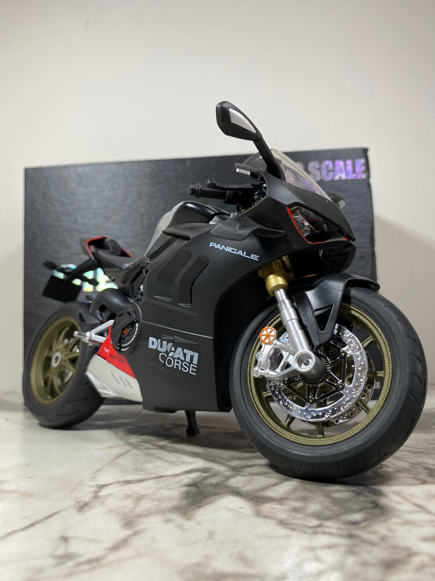 Ducati V4SP2 Premium Version 1/9 Dev Ölçek